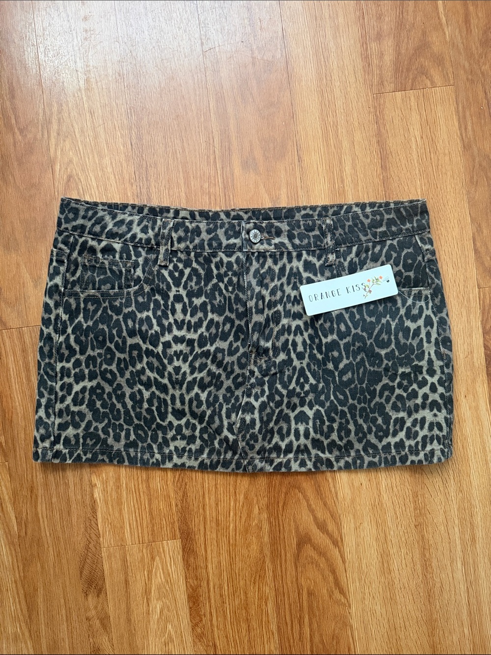 Orange Kiss Junior Leopard Print Mini Skirt - size large